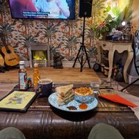 Fish fingers and mac&cheeze at Jungle Electric in East London