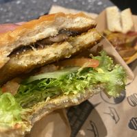 Cheeseburger   at VINCENT - The Playce in Berlin