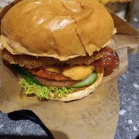 Big Veganski burger at VINCENT - The Playce in Berlin