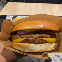 Vincent super smash burger at VINCENT - The Playce in Berlin