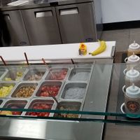 Fresh fruit and toppings at Everbowl in Reno