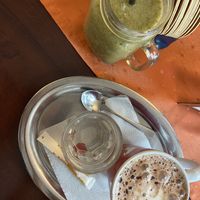 Kakao mit Sojamilch und grüner Smoothie  at Naglreiter Bäckerei in Eisenstadt