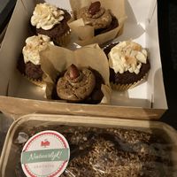 Cupcakes 💜  at Mayple, Golden Cakes- Maastricht in Maastricht