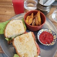 TLT Sandwich & Fries at The Vegan Shack in Panama City
