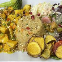 Tofu-Curry mit Quinoa   at Green Tree in Lisbon