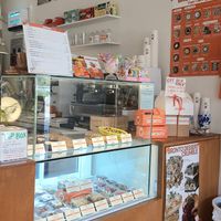 view towards the counter at Bronto Vegan - 브론토 in Seoul