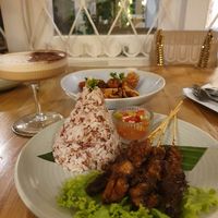 Red rice Satay with Dabu dabu sauce (spicy sour tomatoes sauce) at Hejo Eatery in Bandung
