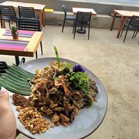 Vegan pad thai at Aroi Makmak Thai Station in San Juan Siquijor