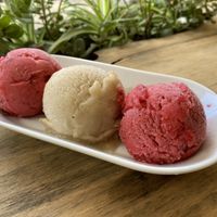 Ice cream (raspberry & banana)  at The Therapist - Alvalade in Lisbon