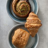 Roulé de Pistache, Croissant et Pain au Chocolat  at Délice Végétal in Nantes