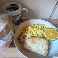 Pão de forma, feito na chapa com manteiga vegana em casa.  at Barletta in Rio De Janeiro
