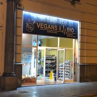 Entrada de la tienda at COCO VEGANS | Antes VEGANS & BIO in Barcelona
