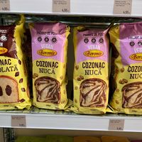 Vegan cakes (or babkas?) at COCO VEGANS | Antes VEGANS & BIO in Barcelona