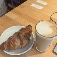 Raspberry croissant and pea latte at Green Wall Coffee in Berlin