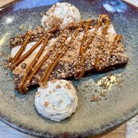 "Snickers" cake, tonka cream 11€ (May 2026 menu)  at Verdō in Brussels