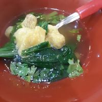 Homemade wanton soup at Yi Su Pin 一素品 - Chinatown in Central Singapore