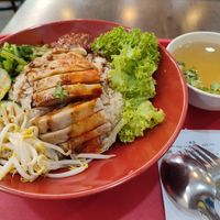 Veg "chicken" rice $5.50 (+$0.50 extra rice) at Yi Su Pin 一素品 - Chinatown in Central Singapore