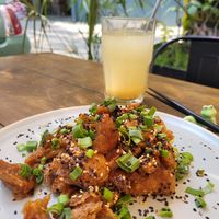 No pollo a la naranja y Ginger Ale  #Veganuary at Vegan Ramen Mei - Condesa in Mexico City