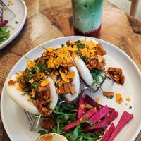 Vegan Chicken bao buns at Café Buur in Cologne