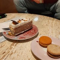 Passion fruit cake, passion fruit/coconut maccaron and hazelnut/nougat macaron at Isabella Pâtisserie in Munich