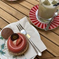 Iced matcha latte with oat milk, Strawberry Lemon Tartelett and Chocolat Macaron   at Isabella Pâtisserie in Munich