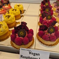 Vegan cakes at Isabella Pâtisserie in Munich