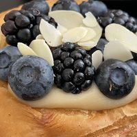 Das gleiche Blätterteigteilchen in Nahaufnahme .  at The Sanctuary in Berlin