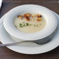 Asparagus soup at Schlicht Vegan in Vienna