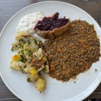 Brunch. Rotkohl Strudel, Linsen  at Schlicht Vegan in Vienna