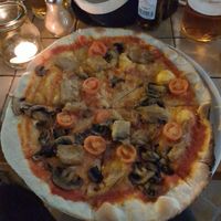 Vegane pizza at Sivina in Mallorca