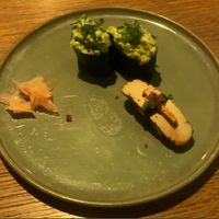 Gunkan di guacamole (non male ma non lo riprenderei) e nigiri di tofu affumicato (buono)  at NORI WAY in Milan