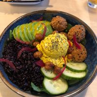 veganized bowl with avocado instead of feta cheese  at Restaurant l'Entracte in Lecci