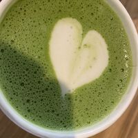 Matcha-Latte, mit verschiedenen Milchslternativen!  at Kolacherie Celetna in Prague