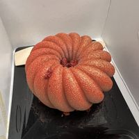 Mousse al cioccolato fondente con gelée al lampone e biscuit alla mandorla  at Hygge Dolce Quotidiano in Bisceglie