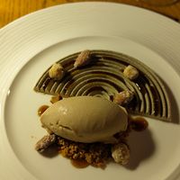 dolce sorbetto nocciola e panna cotta at Dispensa Franciacorta in Adro