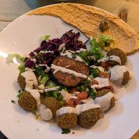 Assiette houmous avec du houmous aux tomates séchées at Green Lab in Lyon