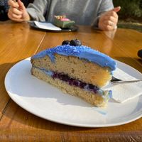 Vanilla cake with blue spirulina / blueberries  at Creativa in Ingolstadt