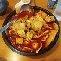  at Aejeong hot pot restaurant in Seoul