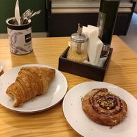 curasán e caracola at La Barra Dulce in Madrid