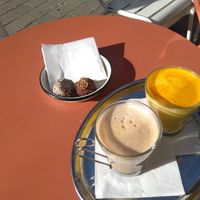 Energy balls (coco and choc) at Leopold in Brussels