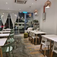 inside in nice, clean and cool at Six Spring Vegetarian Cafe in Penang
