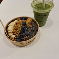 Acai bowl and green smoothie at BLL - The Budda Bowl Project - Departures in Billund