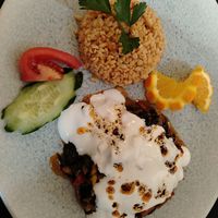 Spinaci speziati al pomodoro con salsa yogurt e bulgur pilaf (piatto del giorno) at Anatolia in Basel