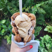 Bubble waffle with vegan snickers and nougat ice cream at Berry's - Charco in Tenerife