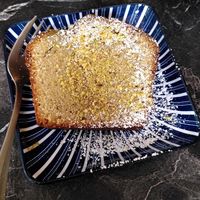 Vegan pistacio cake at Le Jardin Suspendu in Metz