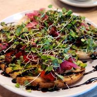 🥑 Toast, very good ! You can get one or two slices at Heritage Coffeehouse in Shasta Lake