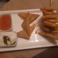 Samosas (vegan option) at Anita Giro in Valencia