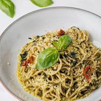 Spaghetti al Pesto at Pasta Al Vegan - Cloud Kitchen in Lisbon