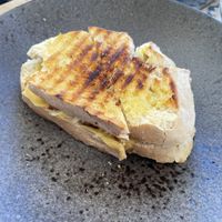 Sanwiche com salsicha vegan  at Wild's Sandwich Boutique in Alvor