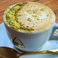 Pistacho latte at TROPICOOL in Madrid